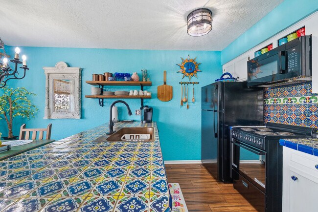 Building Photo - 15209 Leeward Dr