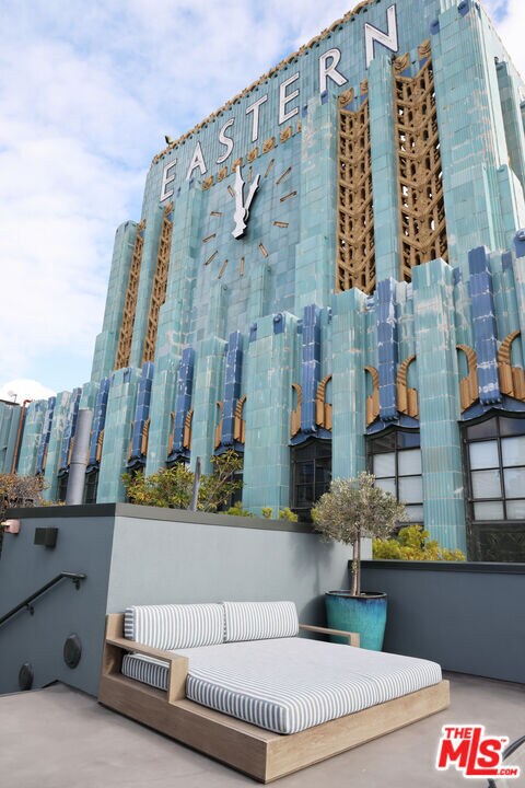 Building Photo - 849 S Broadway