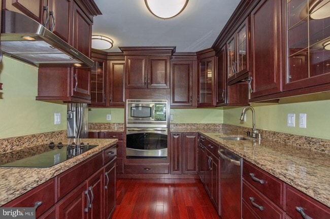 Building Photo - 6158 Old Brentford Ct