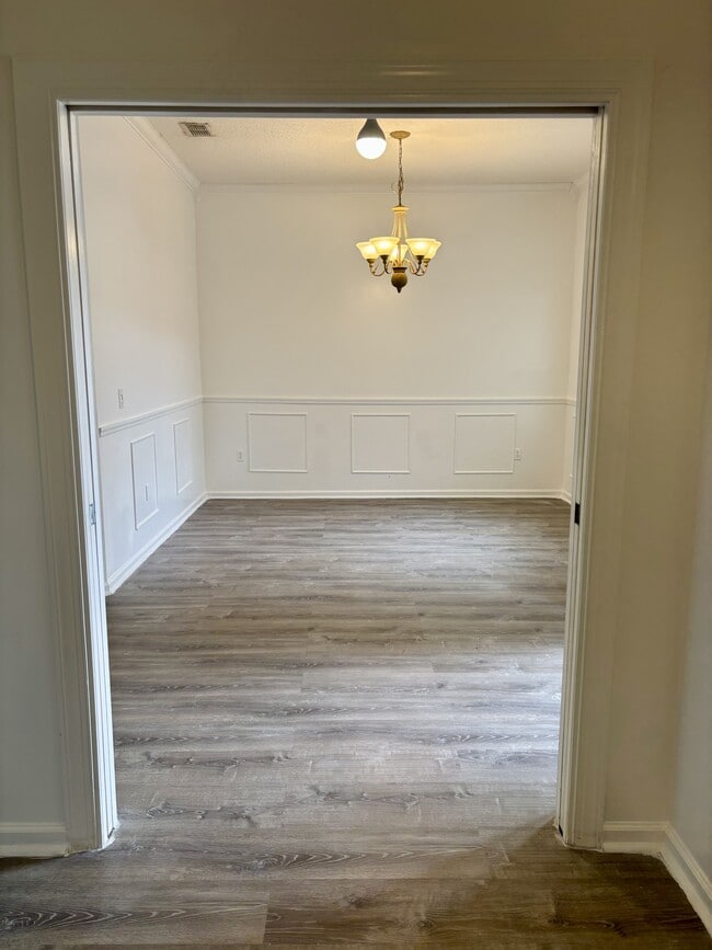 Building Photo - 1045 Drakefeather Dr