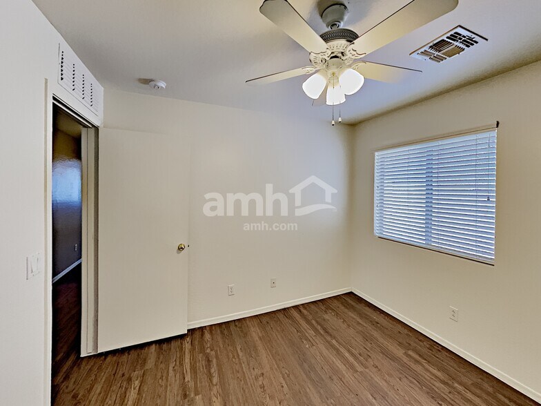 Building Photo - 5882 S 237th Ln