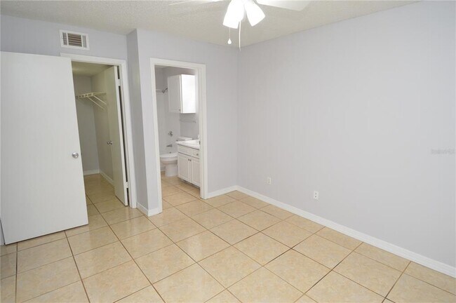 Building Photo - 8643 Mallard Reserve Dr