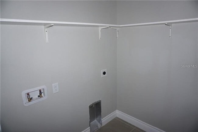 Building Photo - 1908 Greenbriar Ter