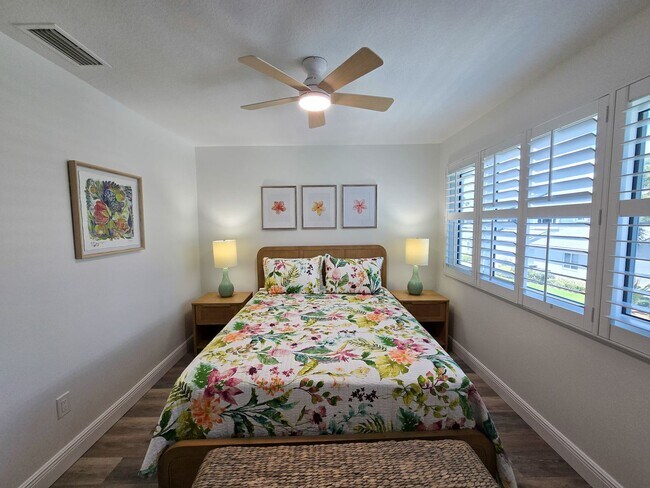 Building Photo - Make this your winter getaway!