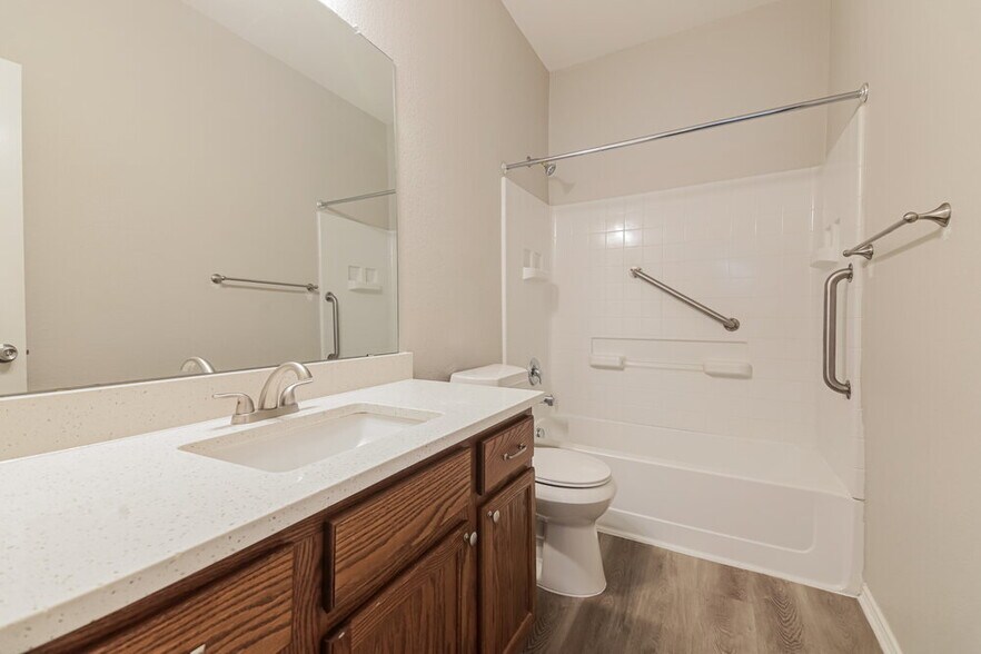 Building Photo - 904 Starling Ln