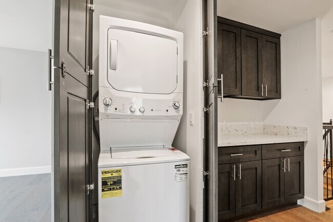 Laundry - 21225 Nashville St