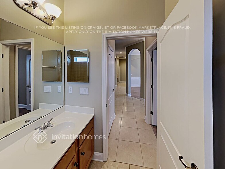 Building Photo - 2929 Oakgrove Ave