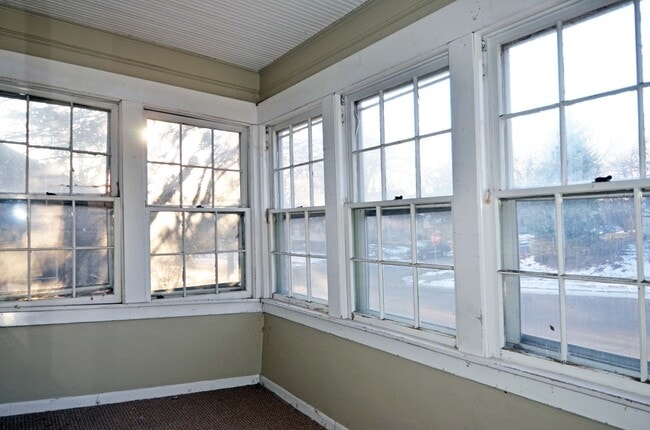 Building Photo - Gorgeous 3 Bed, 2 Bath Kingfield Home Available 9/10!