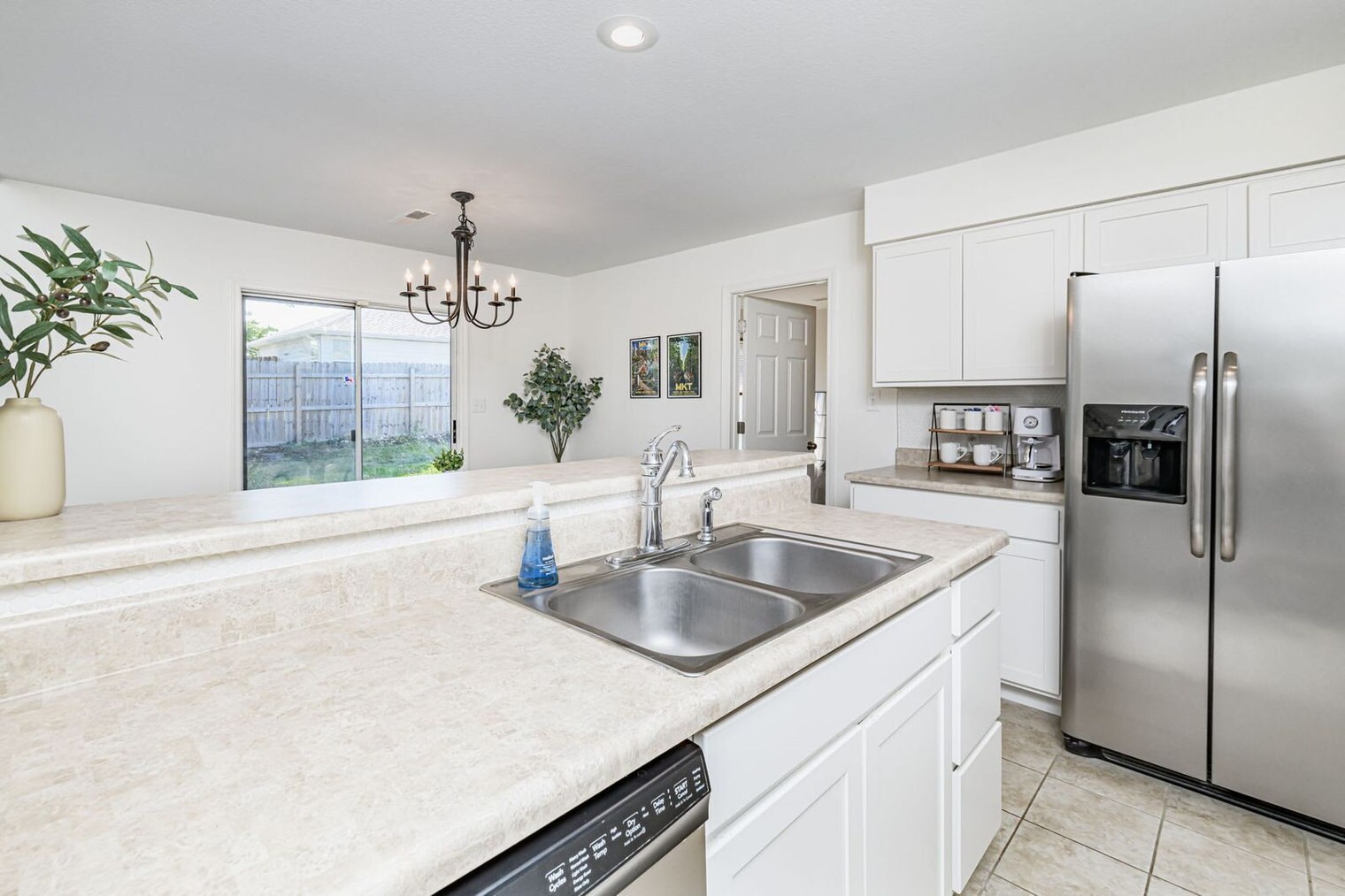 Building Photo - 3628 Lupine Dr