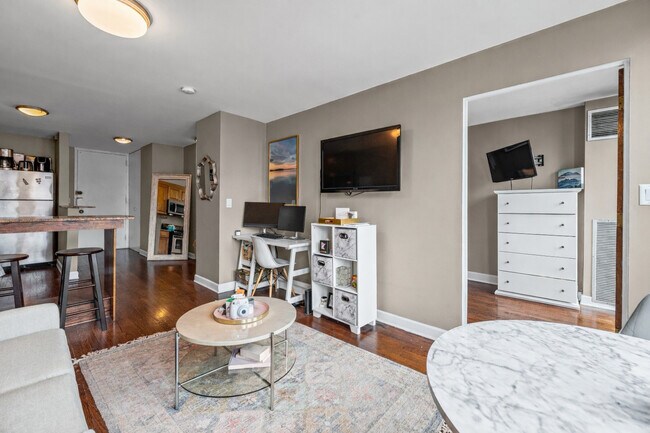 Building Photo - 1 E Scott St