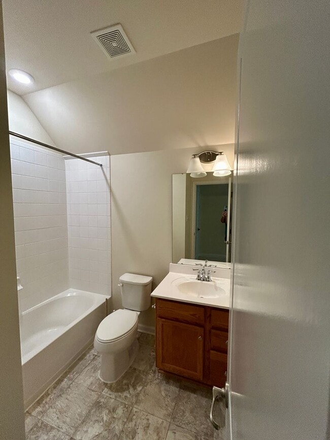 Building Photo - 4 BR | 3.5 BA | 2-Car Garage Craftsman style home in the Wynwood Section of Fox Creek Subdivision