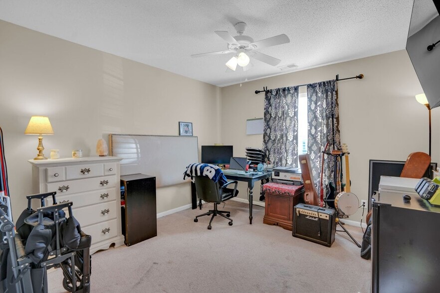 Building Photo - 129 Merowey Ct