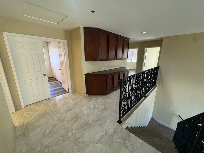 Building Photo - 3450 Rancho Diego Cir