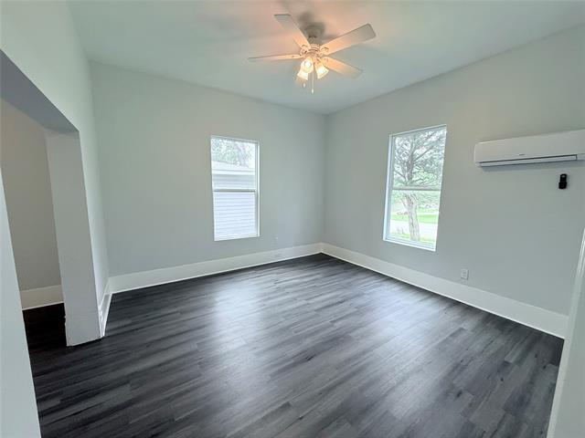 Building Photo - 1326 W Sears St