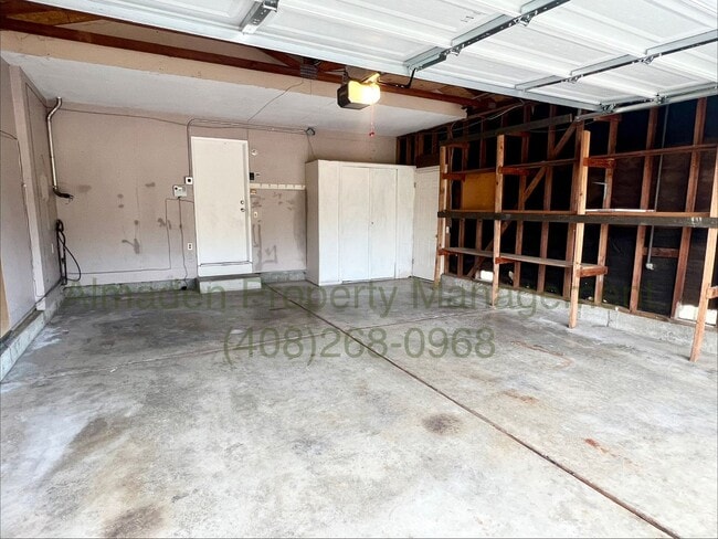 Building Photo - 1278 Oakglen Way