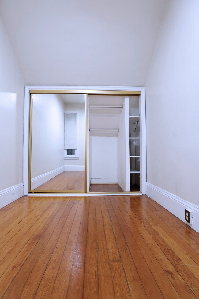 Building Photo - 84a Sanchez St