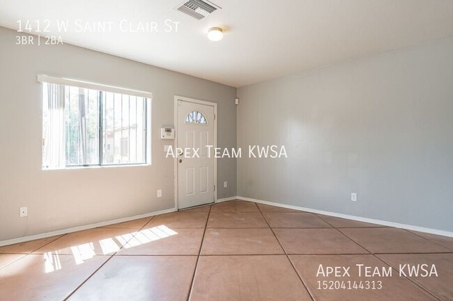 Building Photo - 1412 W St Clair St