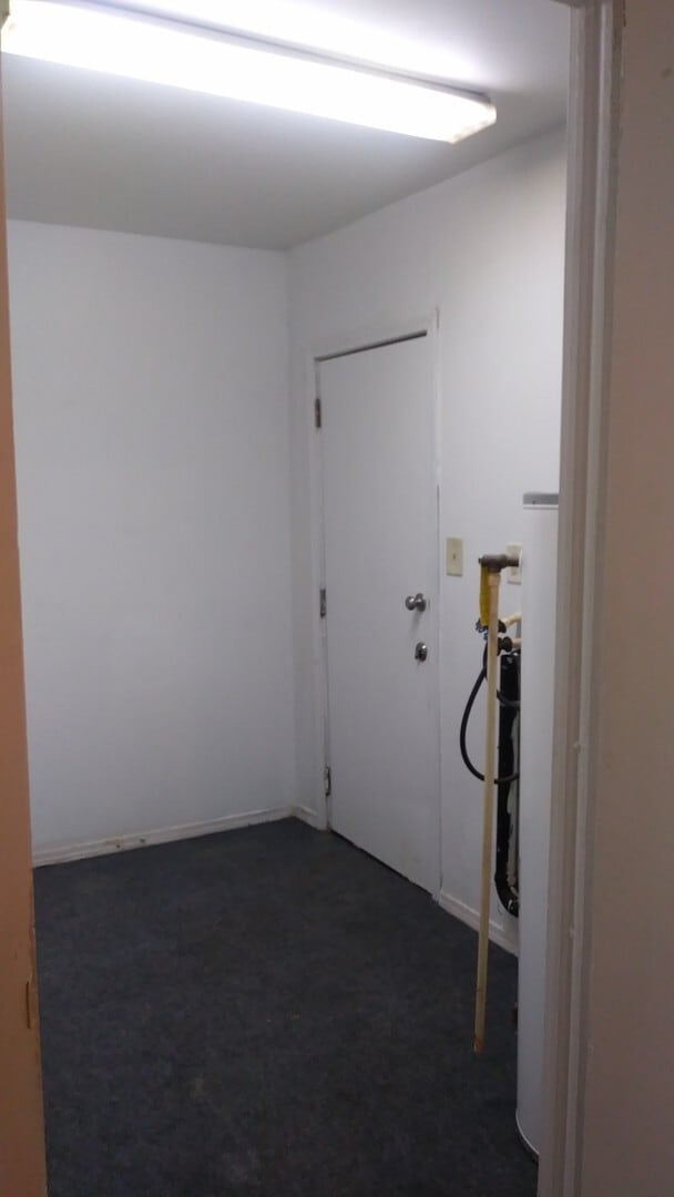 Building Photo - 2 bed 1 bath with garage