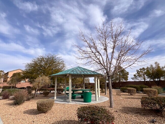 Building Photo - Gated Community - Southwest