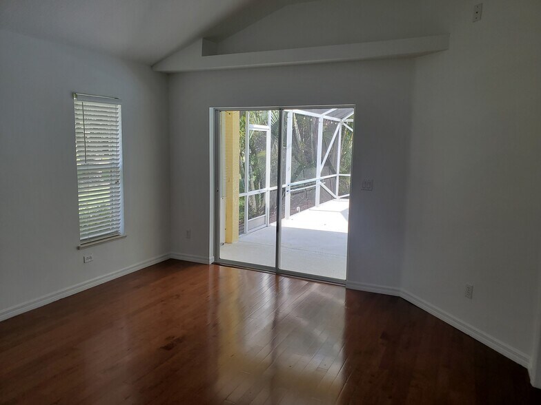 Building Photo - 2509 SE Lyman Cir