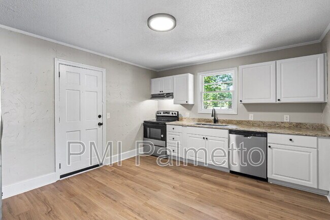 Building Photo - 1611 Holland St