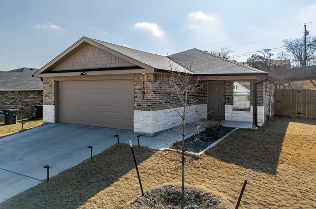 Primary Photo - Must See!!! Stunning 4 Bed/2.5 Bath Home -...