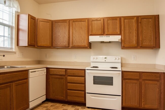 Building Photo - Single Family Home in Portsmouth