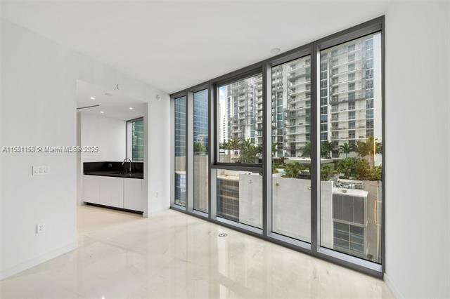 Building Photo - 300 Biscayne Boulevard Way