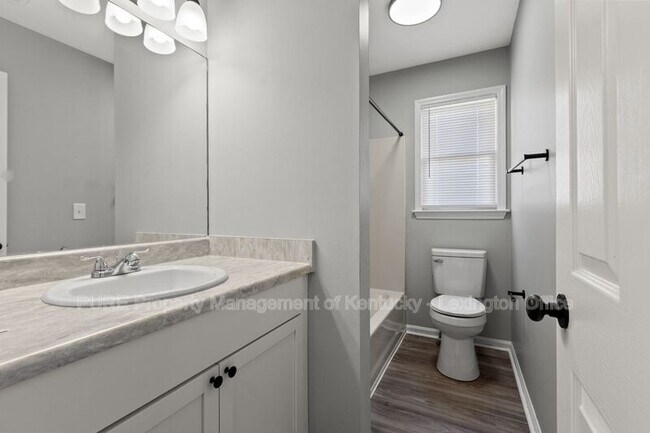 Building Photo - 833 Palomino Ln