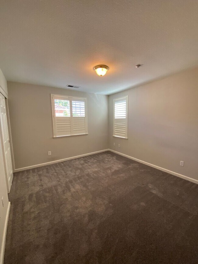 Building Photo - 4057 Crandall Cir