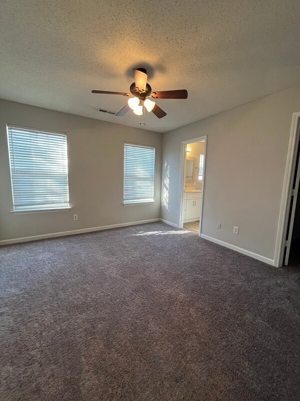 Building Photo - 12131 Brownestone View Dr