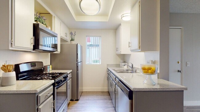 Building Photo - Hillside Village Apartments