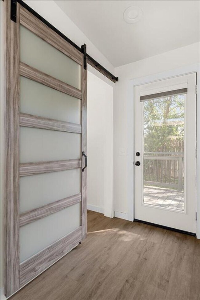 Building Photo - 1411 Fairfield Dr