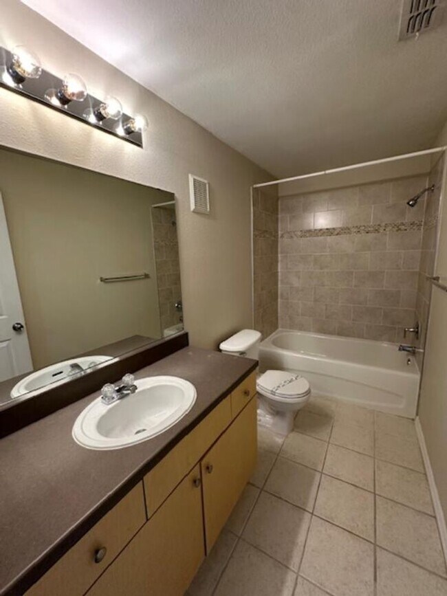 Building Photo - 2 Bedroom 2 Bathroom Townhome is Siena at Celebration with attached 2 Car Garage