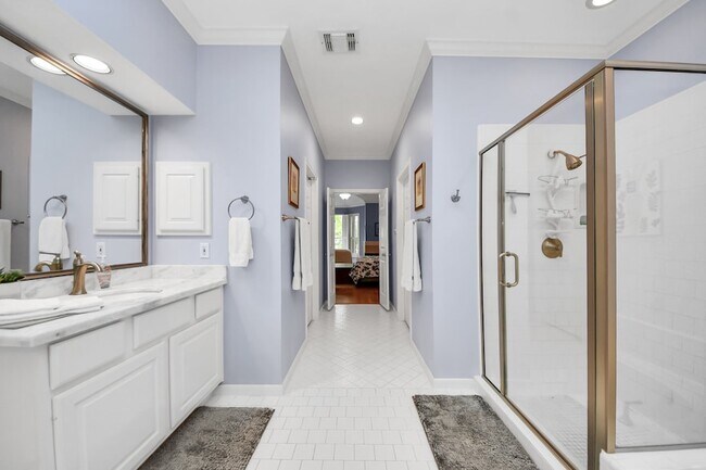 Building Photo - 19 Wild Meadow Ct