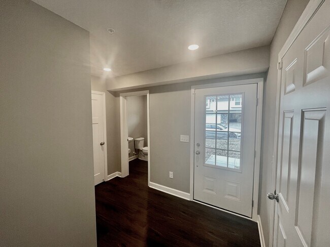 Building Photo - 9662 Canter Ct