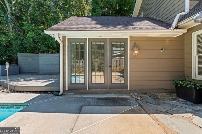 Building Photo - 1249 McLendon Dr