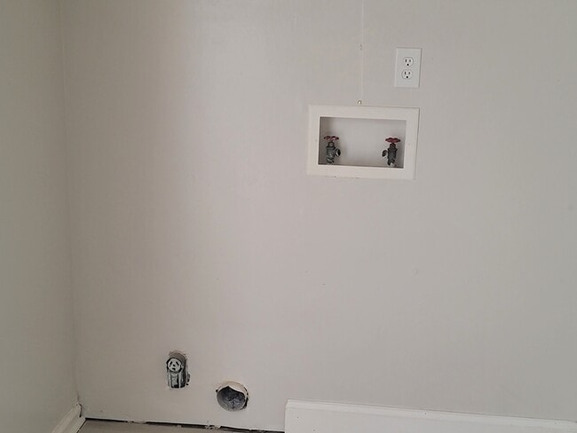 Building Photo - 3429 Malabar Rd