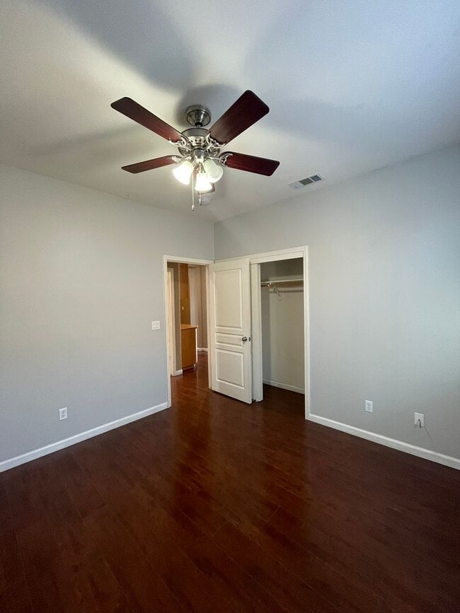 Building Photo - Stunning 3-Bedroom, 2-Bath Home with Elegant Features – Ready for Immediate Move-In