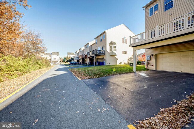 Building Photo - 43022 Spyder Pl