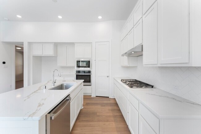 Building Photo - 26383 Golden Pass Lp