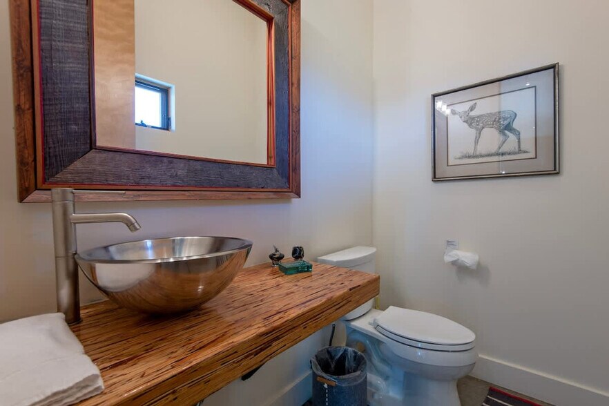 Building Photo - 5420 S 2000 W