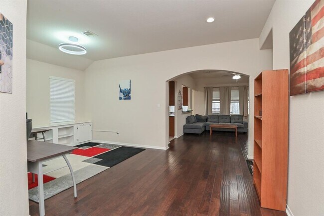 Building Photo - 4704 High Creek Ct