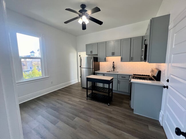 Building Photo - 157 W Angela St