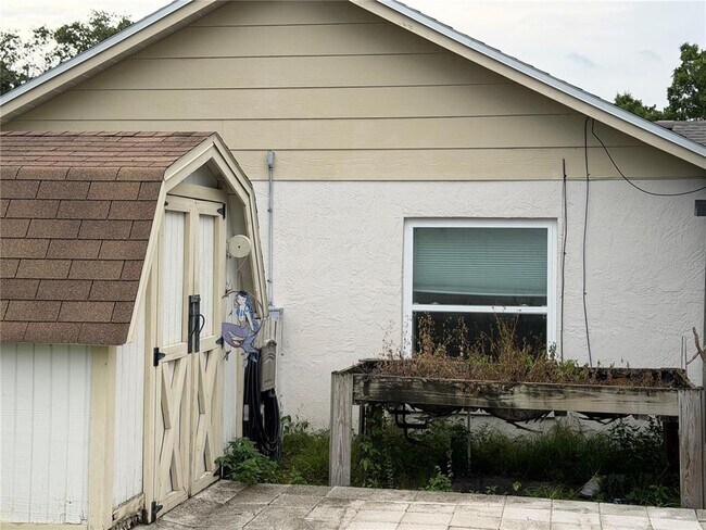 Building Photo - 3727 Dunwich Ave