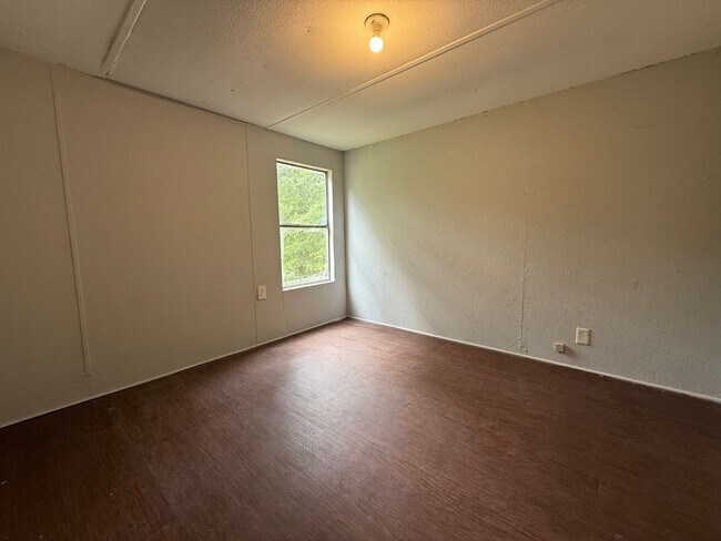 Building Photo - 3 Bedroom Home for Rent