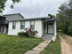 Building Photo - $1095- 3 bed 1 bath - Single Family Home