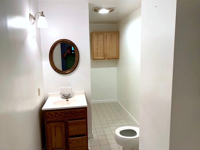Building Photo - 4010 K Dr S