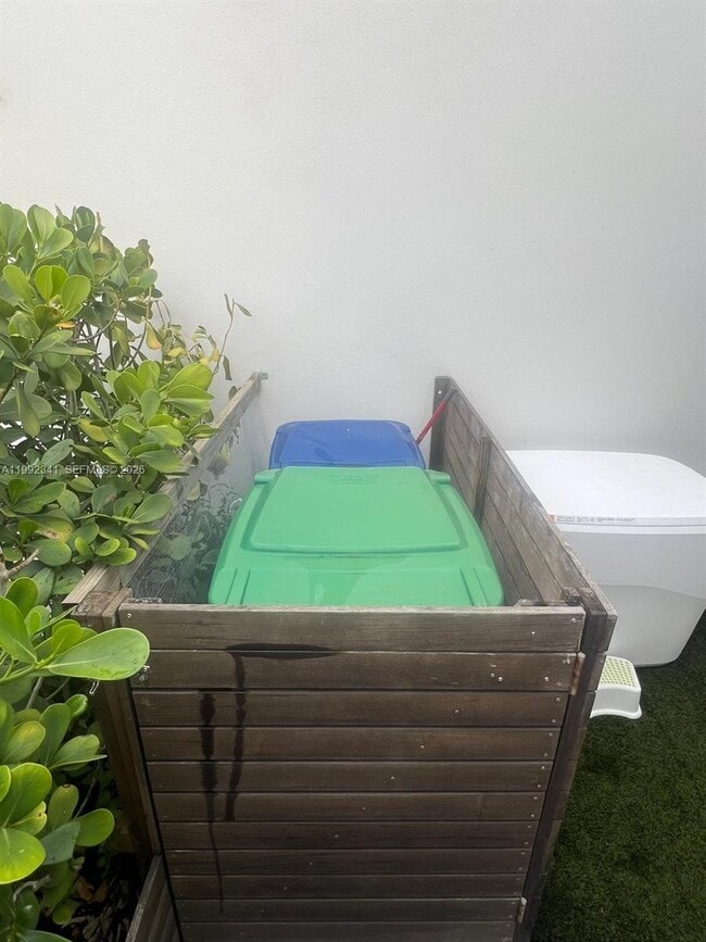 Building Photo - 10355 NW 66th St