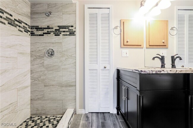 Building Photo - 4333 Targee Ave